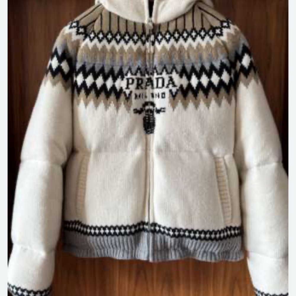 PRADA CASHMERE PUFFER SIZE 40 small